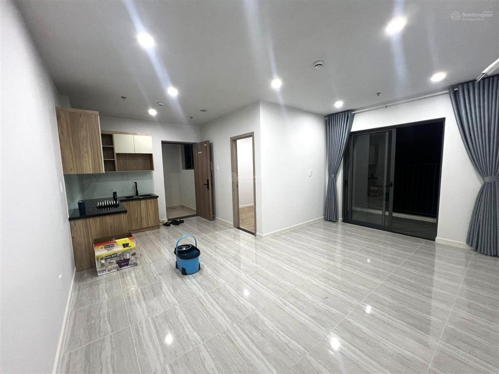 Bán bcons polaris, căn góc, tầng đẹp 61m2, view "không ồnkhông bụi", giá tốt!!