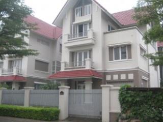 Cho thuê biệt thự khu linh đàm  300 mét giá 40 triệu  0965 986 ***