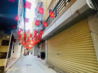 Chính chủ bán nhà lạc long quân mặt ngõ thông ô tô qua nhà, 30m2, 5.3m mặt tiền, 11.5 tỷ