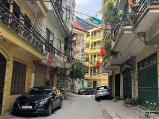 Bán nhà đẹp dân xây hồ ba mẫu gần hồ gần ô tô, ngõ rộng thoáng, 50m2, 4.2mmt, 12.95 tỷ