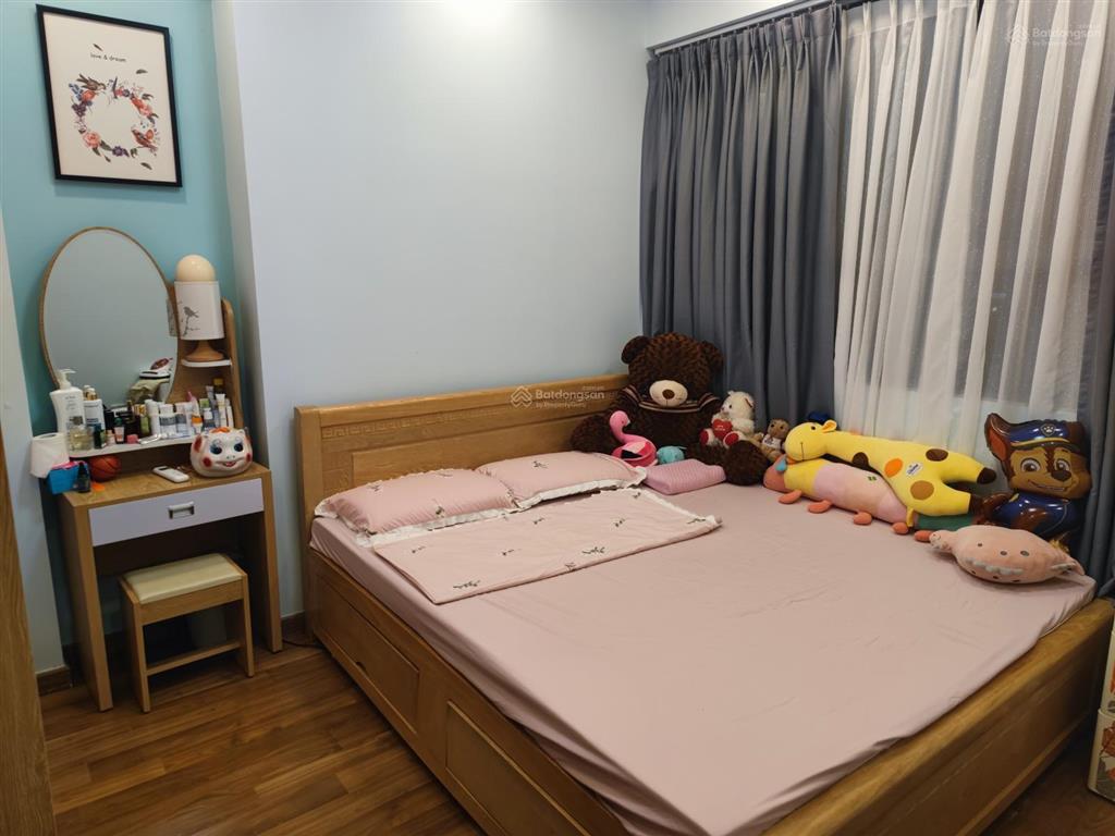 Căn 68m2 the pegasuite  nt cơ bản có máy lạnh, bếp, tủ lạnh máy giặt và một số đồ gỗ giá thuê 11,5