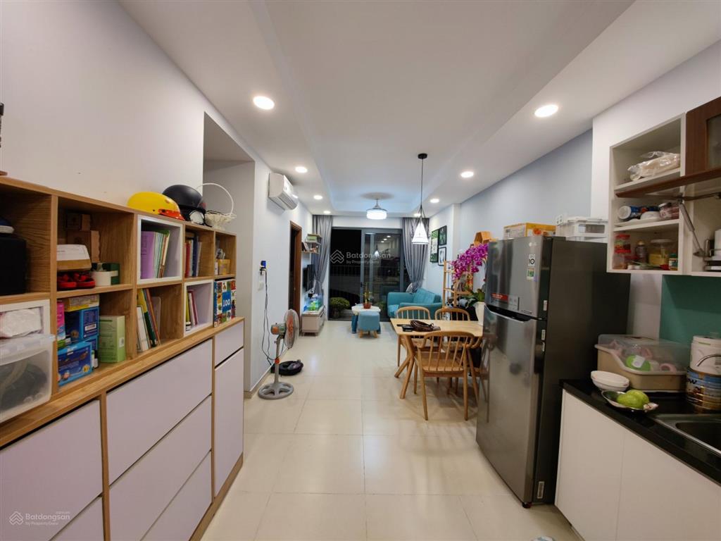 Căn 68m2 the pegasuite  nt cơ bản có máy lạnh, bếp, tủ lạnh máy giặt và một số đồ gỗ giá thuê 11,5