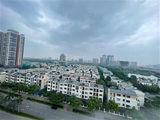 Sổ đỏ đầy đủ. anh chị cân nhắc thêm căn này thuộc tòa ct2 nghĩa đô căn góc 60m2 view hồ