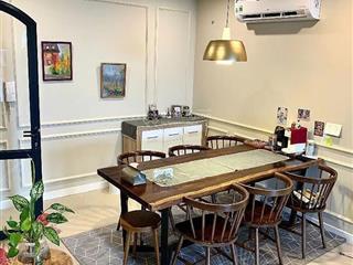 Chính chủ tôi cần bán căn hộ 122m2 căn 10 tòa n01t4 phú mỹ tầng trung view hồ đẹp giá thiện trí