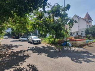 Bán đất khu compound 153 nguyễn văn hưởng, thảo điền  310m2  95 tỷ