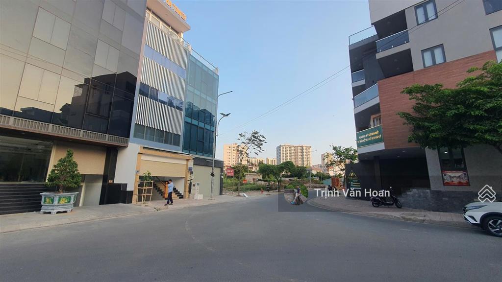 Đất mặt tiền vành đai tây  100m2  25 tỷ  0908 947 ***