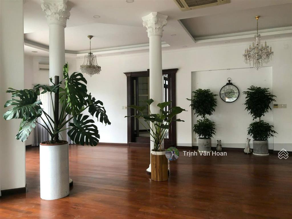 Bán biệt thự nguyễn ư dĩ, thảo điền  685m2  0908 947 ***