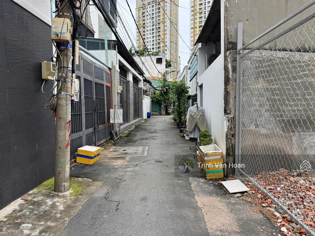 Bán 81m2 đất xây dựng cao tầng thảo điền  13,2 tỷ  0908 947 ***