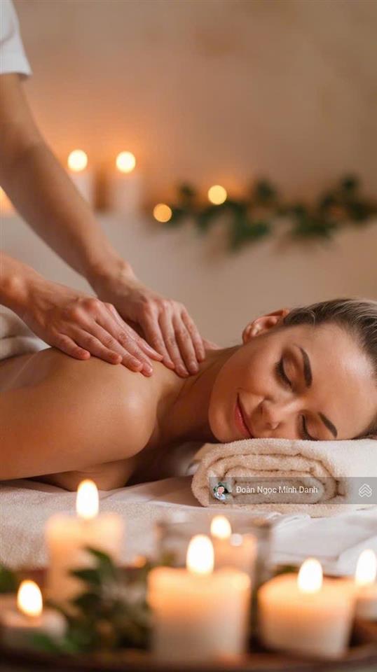 Bán nhanh khách sạn 8 tầng mặt tiền đường hồ nghinh ngay dương đình nghệ dòng tiền 100tr