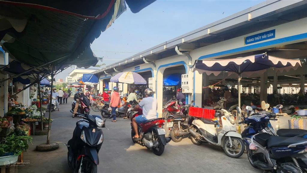 Bán nhà mặt phố 195m2, 11,15 tỷ tại khu nhà đại lộ đông tây đang cho thuê 20tr/tháng