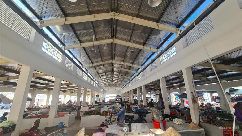 Bán nhà mặt phố 195m2, 11,15 tỷ tại khu nhà đại lộ đông tây đang cho thuê 20tr/tháng