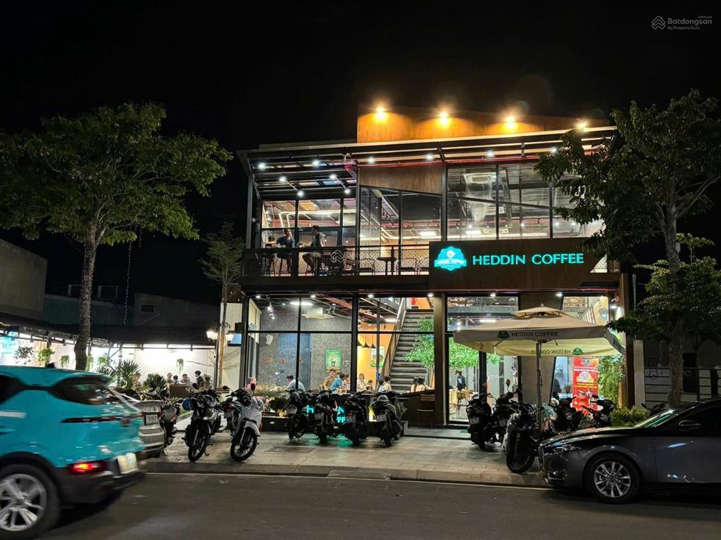 Bán nhà mặt phố 195m2, 11,15 tỷ tại khu nhà đại lộ đông tây đang cho thuê 20tr/tháng