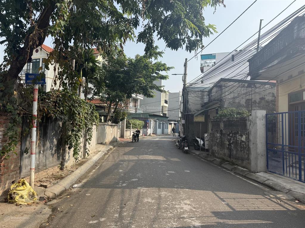 60.5m2 đất sổ đỏ tại cự khối tp hn đường xe vf3 vào cách ô tô tránh 50m giá 6.3tỷ   0902 132 ***