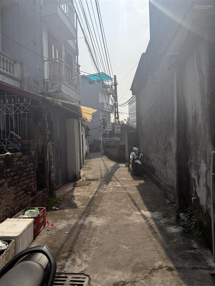 60.5m2 đất sổ đỏ tại cự khối tp hn đường xe vf3 vào cách ô tô tránh 50m giá 6.3tỷ   0902 132 ***