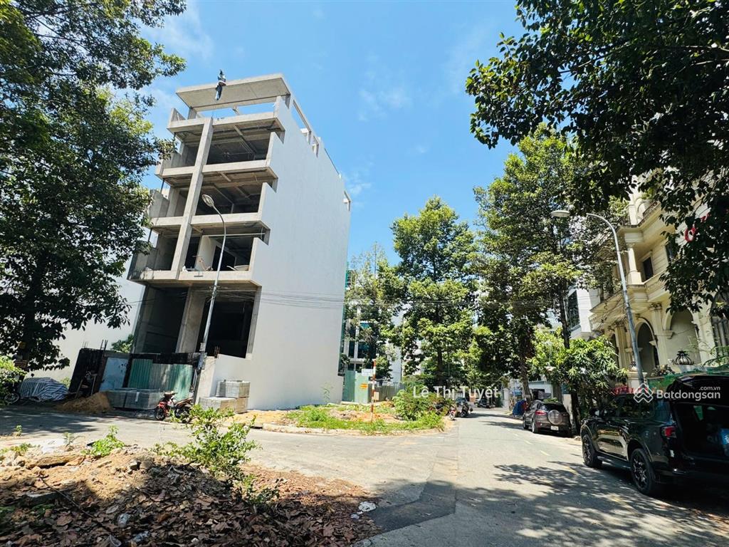 Bán lô góc 2mt da huy hoàng thạnh mỹ lợi  8x20m  xây 6 tầng  đối diện công viên  giá 260tr