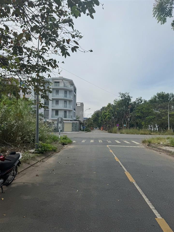 Chính chủ bán nhanh lô đất cát lái gần trường đại học, giá 65 triệu/m², sổ đỏ, hướng đông nam.