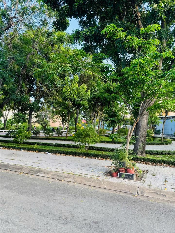 Bán cặp đất nhà phố huy hoàng thạnh mỹ lợi, 10x20m, giá chỉ 252tr/m2, đối diện công viên