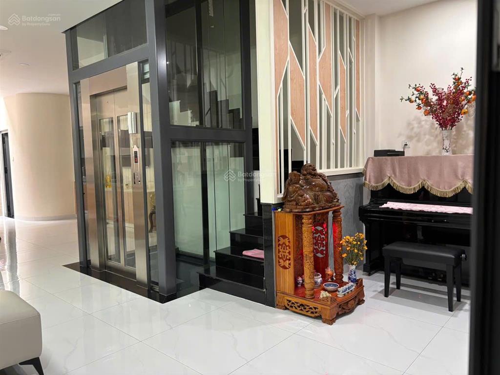 Nhà phố 5,7x17,5m khu da số 1 thạnh mỹ lợi có thang máy, gara ô tô, nội thất đầy đủ, giá 19,5 tỷ