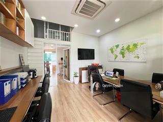 Quận 10 bán rẻ  40m2, 1ty990 bao hết, trần cao cho thuê được 1213tr được ở/làm vp