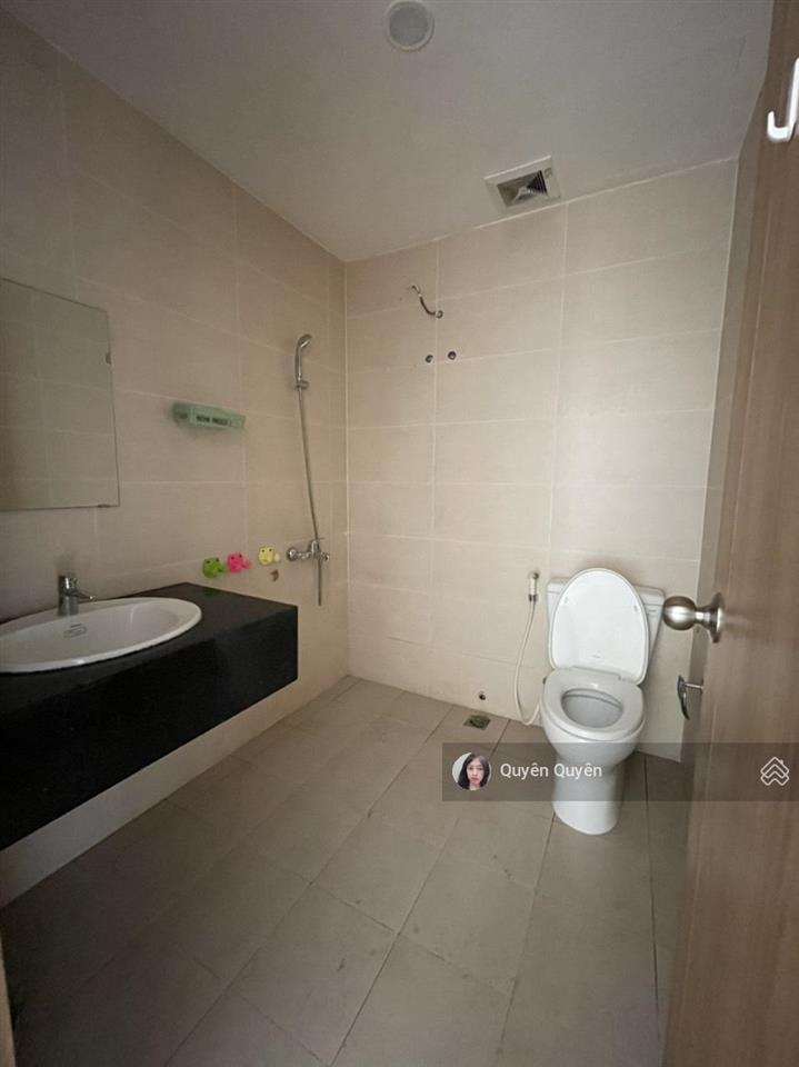 Charmington  bán 1 phòng ngủ 2tỷ700 bao hết, dt 51m2 full nội thất, duy nhất 1 căn quận 10