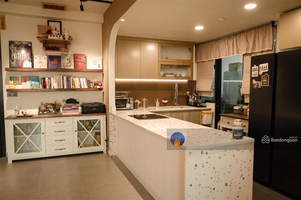 Cho thuê gấp căn hộ vinhomes nguyễn chí thanh, 160m2, 3pn, full đồ, giá 35tr/tháng  0983 951 ***