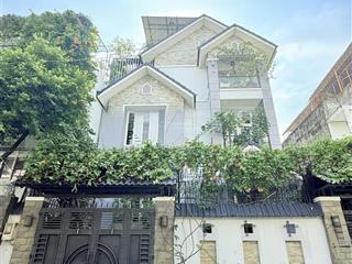 Biệt thự đẳng cấp  ngay đại lộ dương quảng hàm, sau lưng siêu thị emart