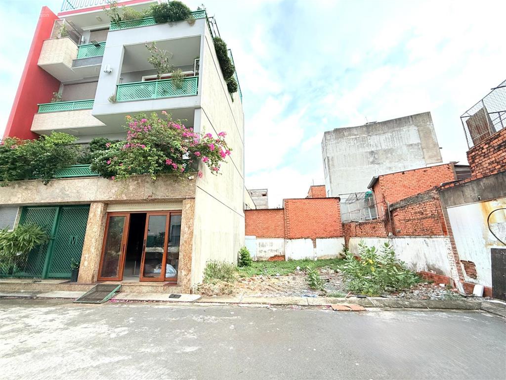 Dành cho quý khách thích tự xây nhà theo ý thíchlô đất đẹp ngang 8m nơ trang long, bình thạnh