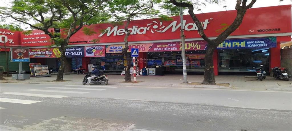 Cho thuê nhà mặt phố cầu diễnhồ tùng mậu diện tích 1000m mặt tiền 30m,full kính thông sàn trần cao