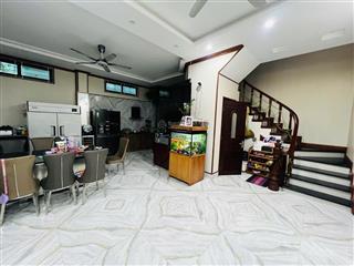 Bán căn biệt thự phố đội nhân 141m2 x 4 tầng, căn biệt thự sân vườn 2 thoáng sân chơi rộng ở sướng