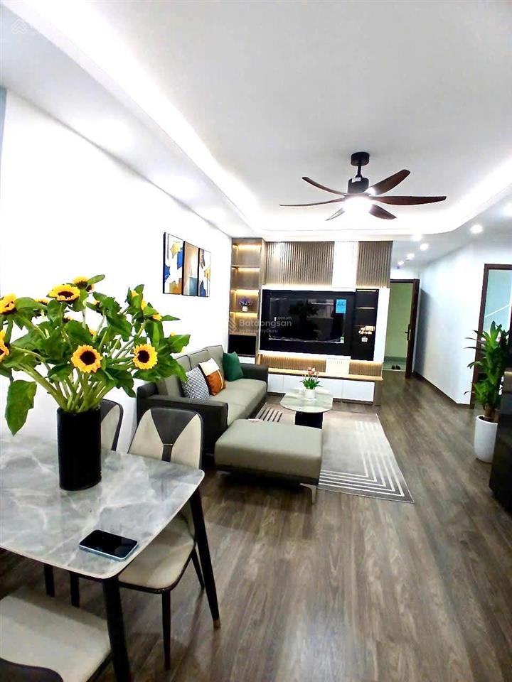 Căn 3 phòng ngủ 2 vệ sinh view hồ toà hh1 linh đàm hoàng mai, nội thất đầy đủ, tầng trung, 3.x tỷ