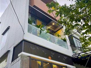 Cho thuê nhà hẻm phạm ngọc thạch q3 (5x24m), 2 lầu 4pn. 28 tr/th