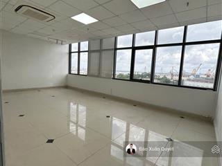 Văn phòng 79m2 đã chia sẵn phòng  giá chỉ 215k/m2. bao phí quản lý, vào hoạt động ngay.