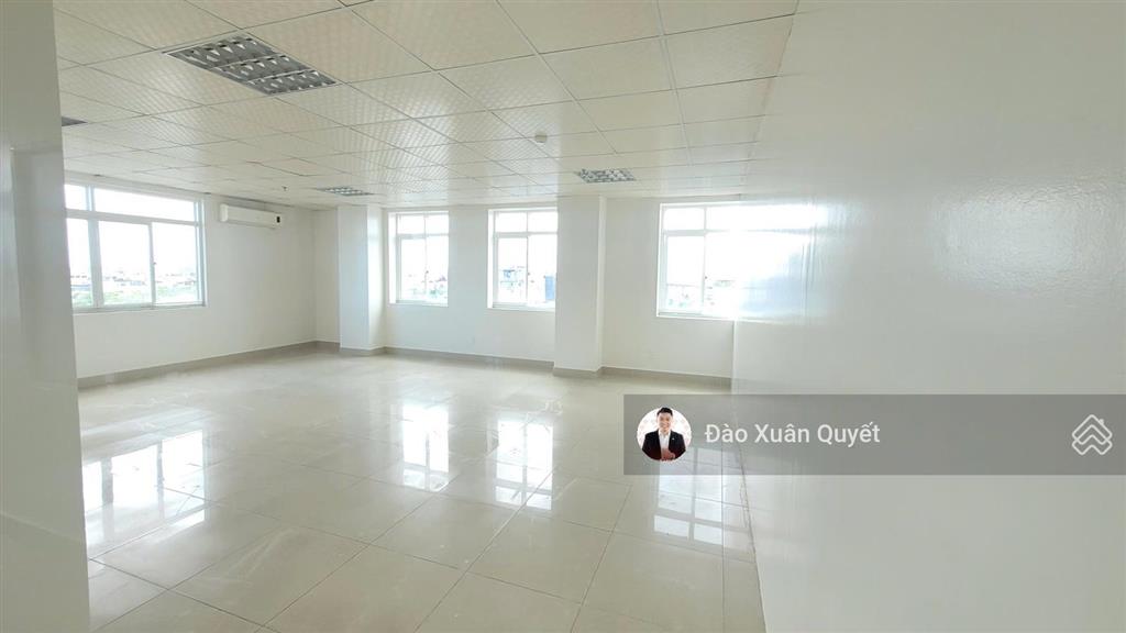 Văn phòng cho thuê 60m2  thoáng, nhiều cửa sổ tại lê hồng phong. giá 220k/m2, bao thuế, phí