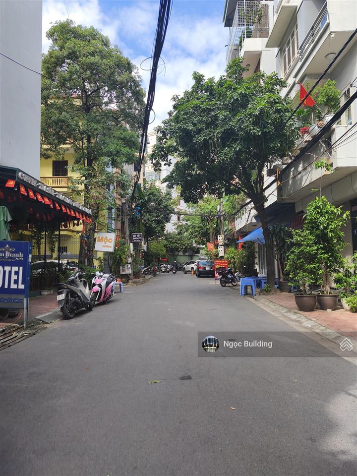 Cần tiền bán gấp nhà mặt phố số 68 trung yên  trung kính. dt 103m x 5t. giá 32 tỷ