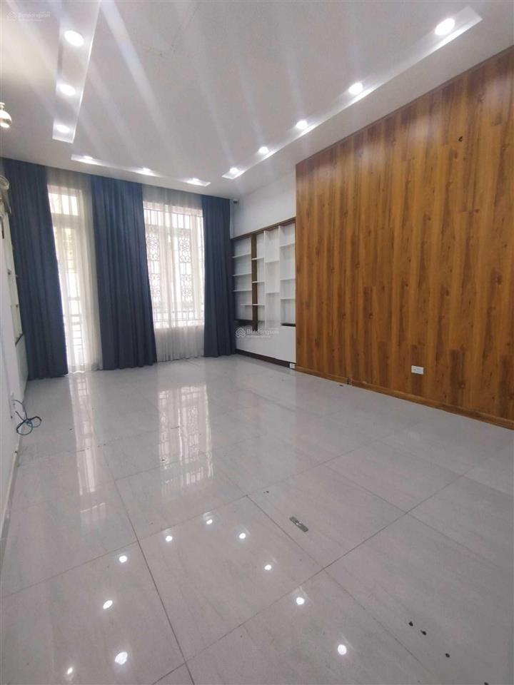 Nhà đẹp mới xây  79d bàu cát 1, q. tân bình, 5x18, 4 tầng, 320 m2 sàn