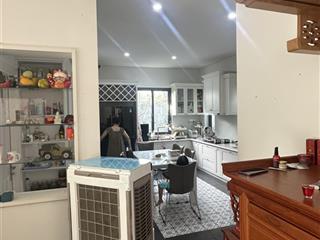 Bán biệt thự vườn đẹp full thổ cư