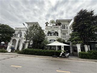 Bán biệt thự tây hồ tây khu đô thị starlake 180m2 , mặt tiền 6m, sân vườn 4 tầng giá 79 tỷ