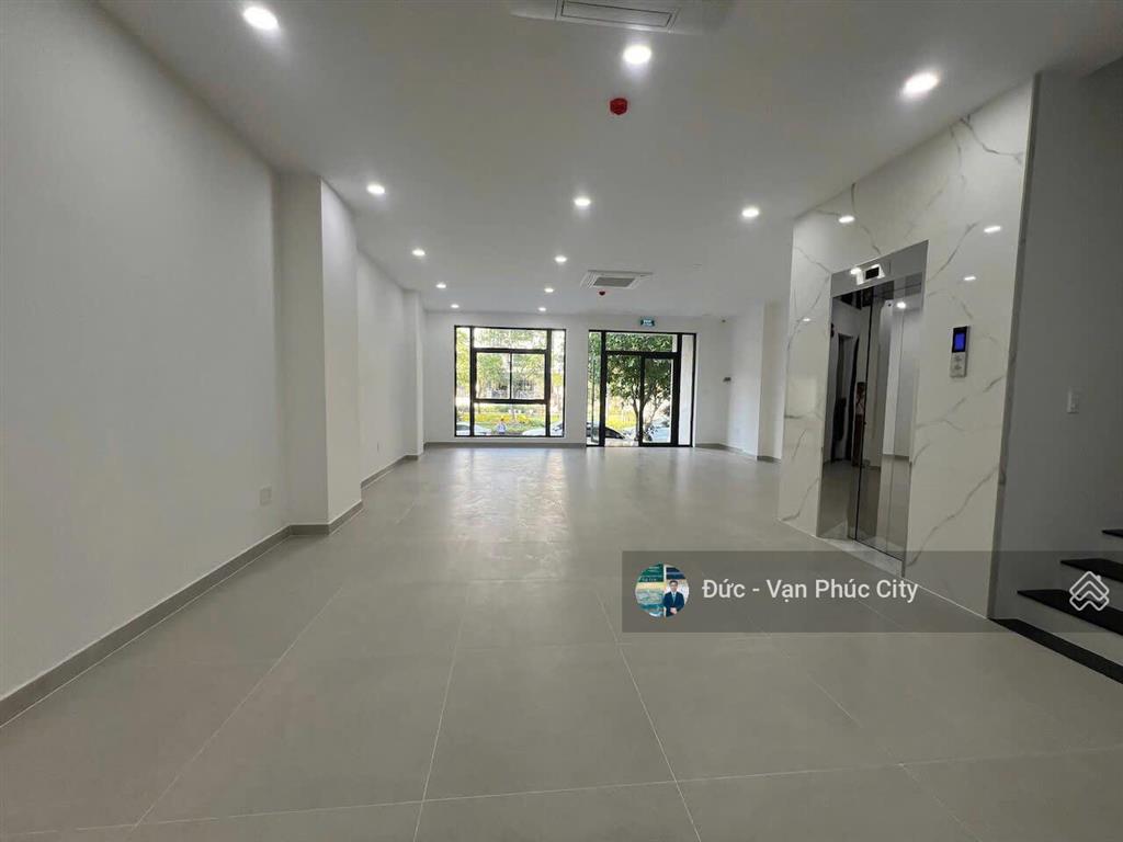 Bán shophouse đinh thị thi phố royal khu đô thị vạn phúc city ! giá 50,6 tỷ, hầm + 6 tầng, sổ hồng