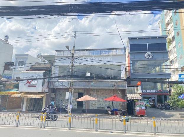 Cho thuê mặt tiền số 598600 cách mạng tháng tám, quận 3, dt 10x22m, 1 trệt 1 lầu, dtsd 500m2