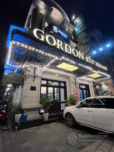 Cho thuê mặt bằng góc 2mt 456 võ văn kiệt, quận 1, dt 15x30m, 1 trệt, 1 lầu, dtsd 900m2