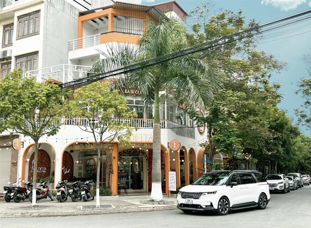 Cho thuê mặt bằng góc 2 mặt tiền phùng khắc khoan, quận 1, dt 14x30m, 1 trệt 2 lầu, dtsd 1.300m2