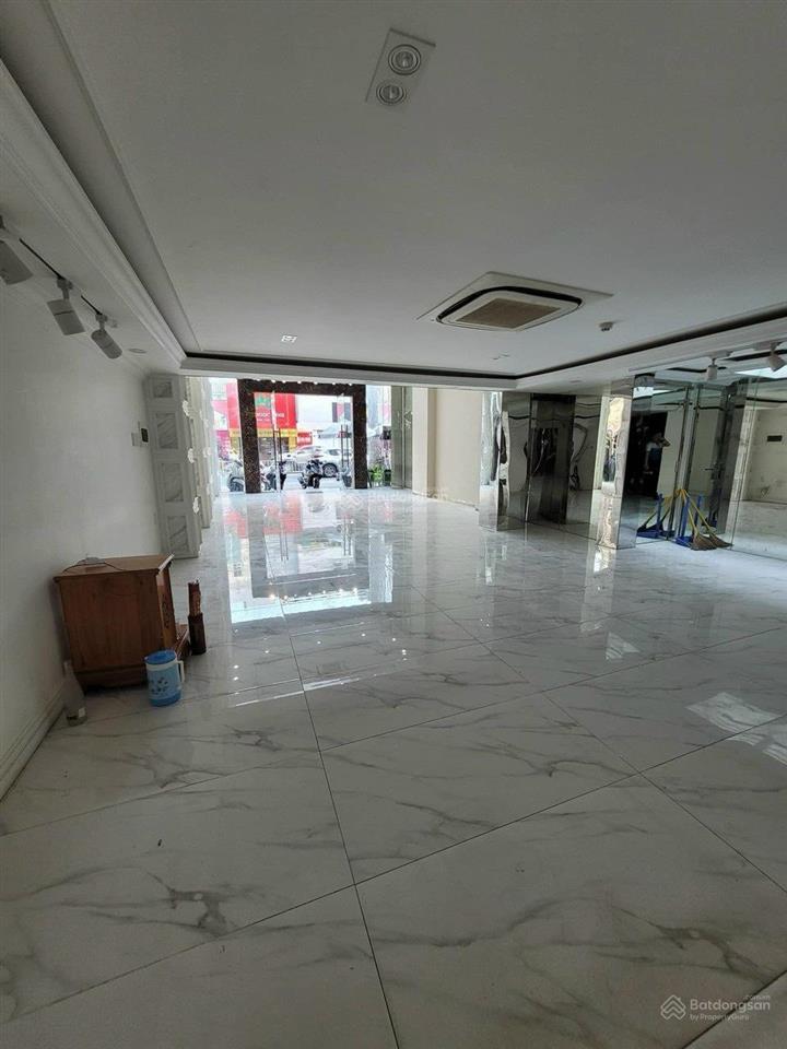 Cho thuê tòa nhà mặt tiền trần quang khải, quận 1, dt 10x25m, trệt 5 lầu thang máy, dtsd 1.750m2