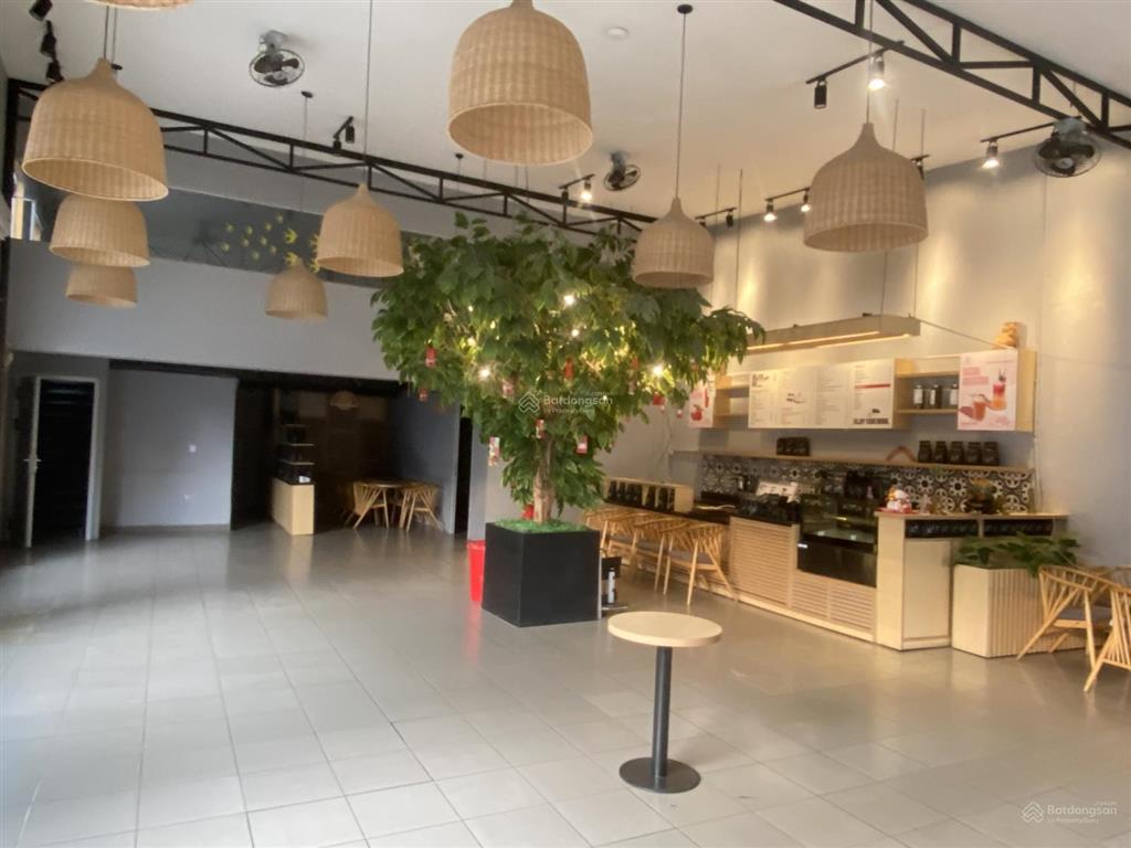 Cho thuê mặt bằng mặt tiền đinh công tráng, quận 1, dt 12x30m, 1 trệt 4 lầu, dtsd 1.800m2