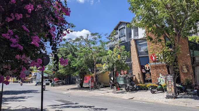 Cho thuê nhà góc 2 mặt tiền huyền trân công chúa, quận 1, dt 20x25m, 1 trệt, 1 lầu, dtsd 1.000m²