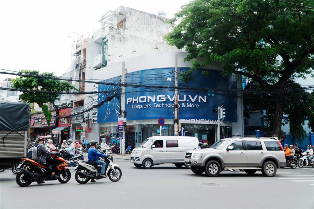 Cho thuê nhà góc 2 mặt tiền huỳnh khương ninh, quận 1, dt 15x30m, 1 trệt 1 lầu, dtsd 900m2