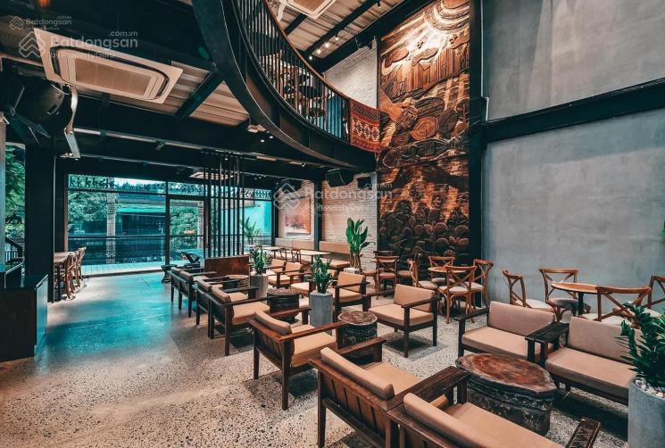 Cho thuê nhà mặt tiền cống quỳnh, quận 1, dt 11x30m, 1 trệt 2 lầu, dtsd 990m2
