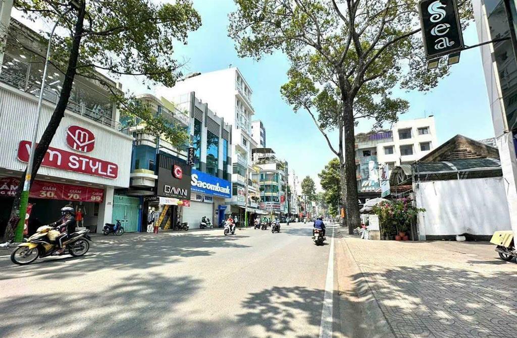 Cho thuê nhà mặt tiền cống quỳnh, quận 1, dt 11x30m, 1 trệt 2 lầu, dtsd 990m2
