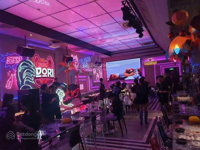 Cho thuê góc 2mt số 77 hàm nghi và tôn thất đạm, quận 1, dt 10x16m, 1 trệt 1 lầu, dtsd 350 m2