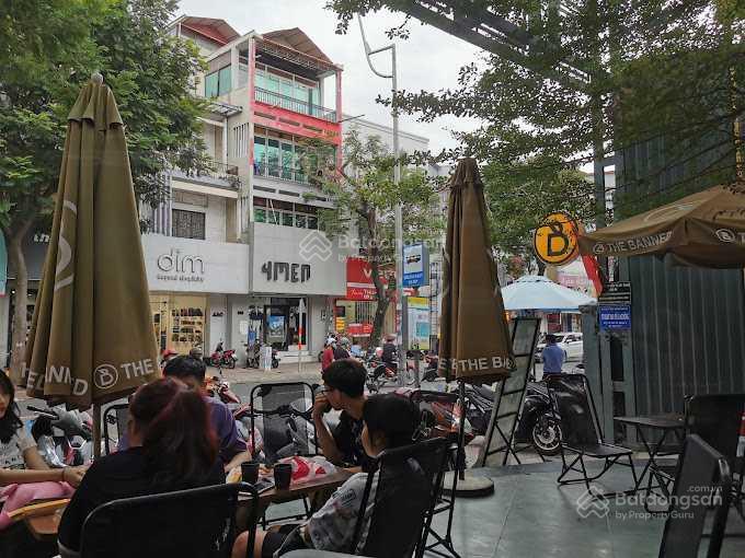 Cho thuê nhà góc 2 mt đường lê văn sỹ, quận 3, dt 15.5x25m, 1 trệt 3 lầu tm st, dtsd 1.500m2