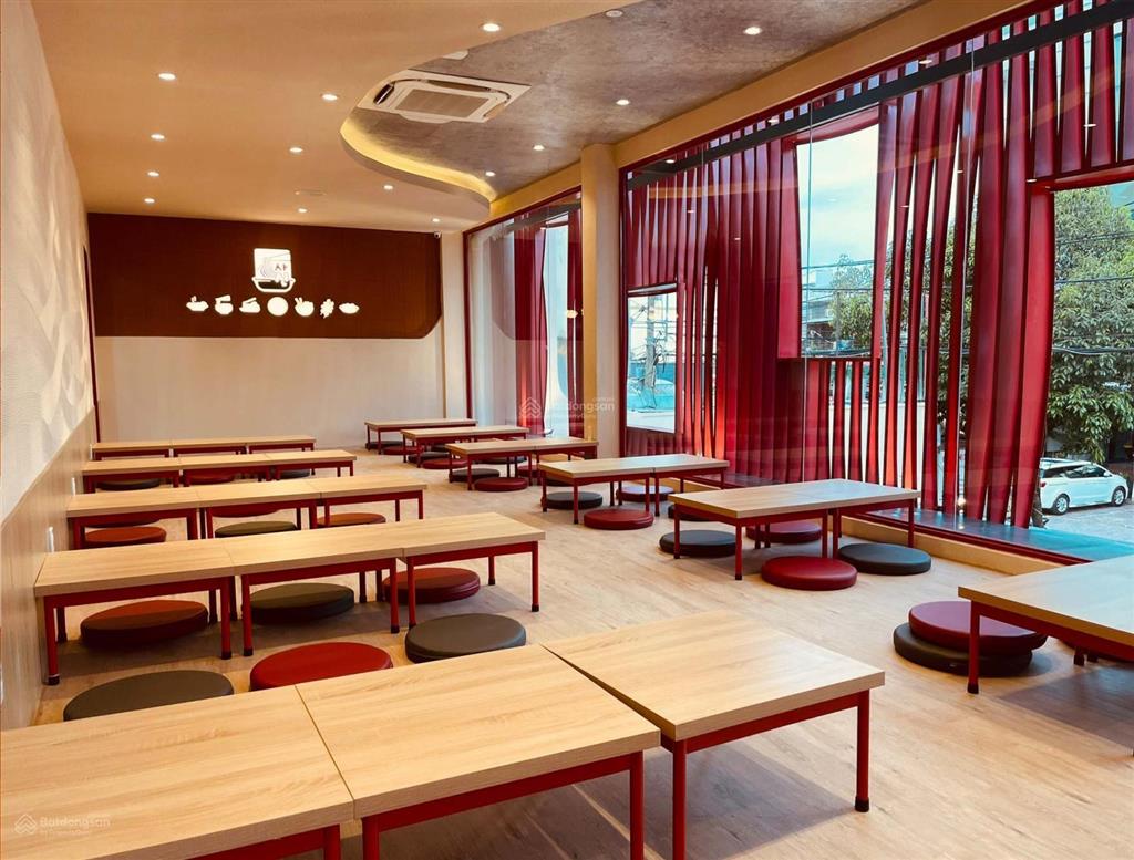 Cho thuê mặt bằng mặt tiền đinh công tráng, quận 1, dt 9.5x20m, 1 trệt, 3 lầu, dtsd 760m2
